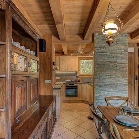 Chalet Blackbushe - Traditional Chalet - Alpes Travel - Sleeps 4-6 เลอุชส์ ภายนอก รูปภาพ