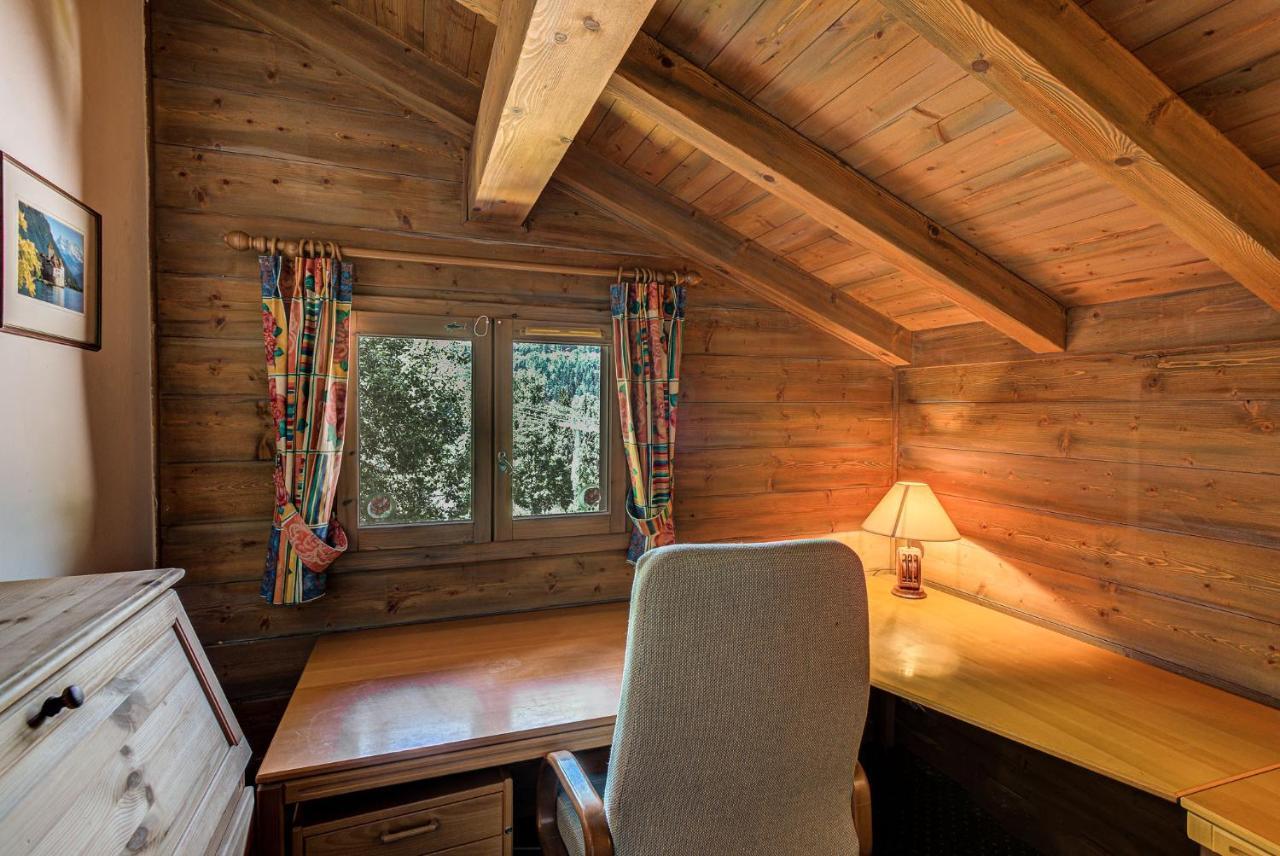 Chalet Blackbushe - Traditional Chalet - Alpes Travel - Sleeps 4-6 เลอุชส์ ภายนอก รูปภาพ